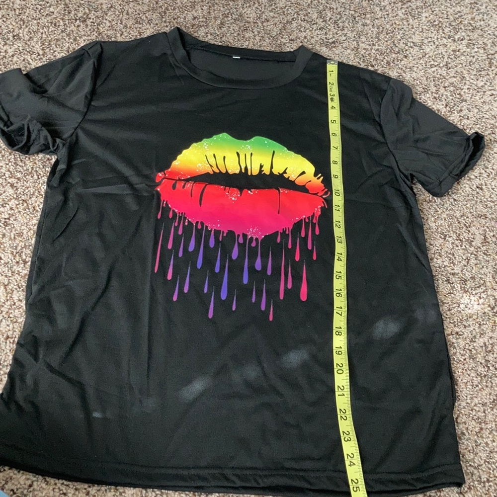 Paint drip lips! - Picture 2 of 3